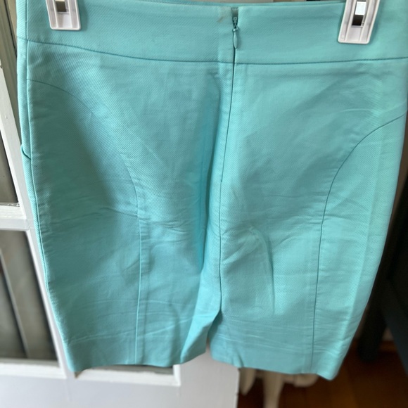 Size 2 petite JCrew bright turquoise pencil skirt - Picture 3 of 3